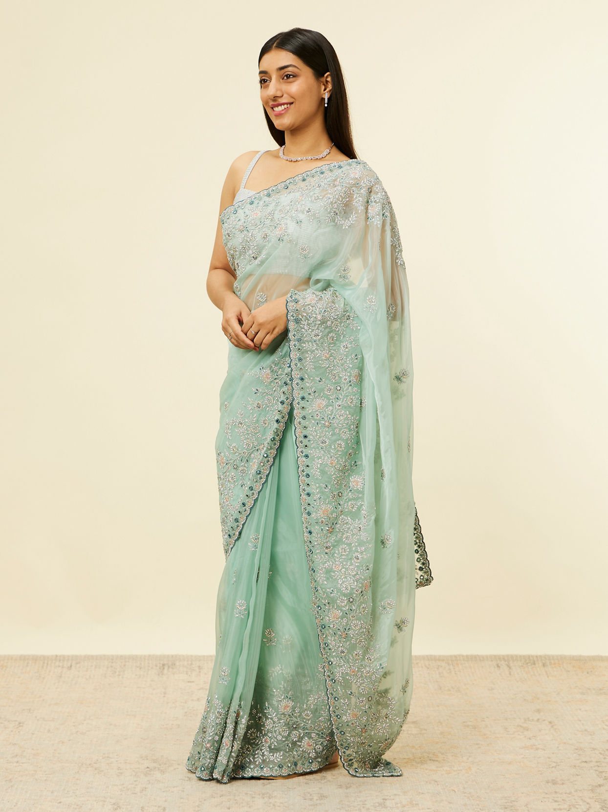 alt message - Mohey Women Sea Green Bel Buti Patterned Stone Work Saree image number 3